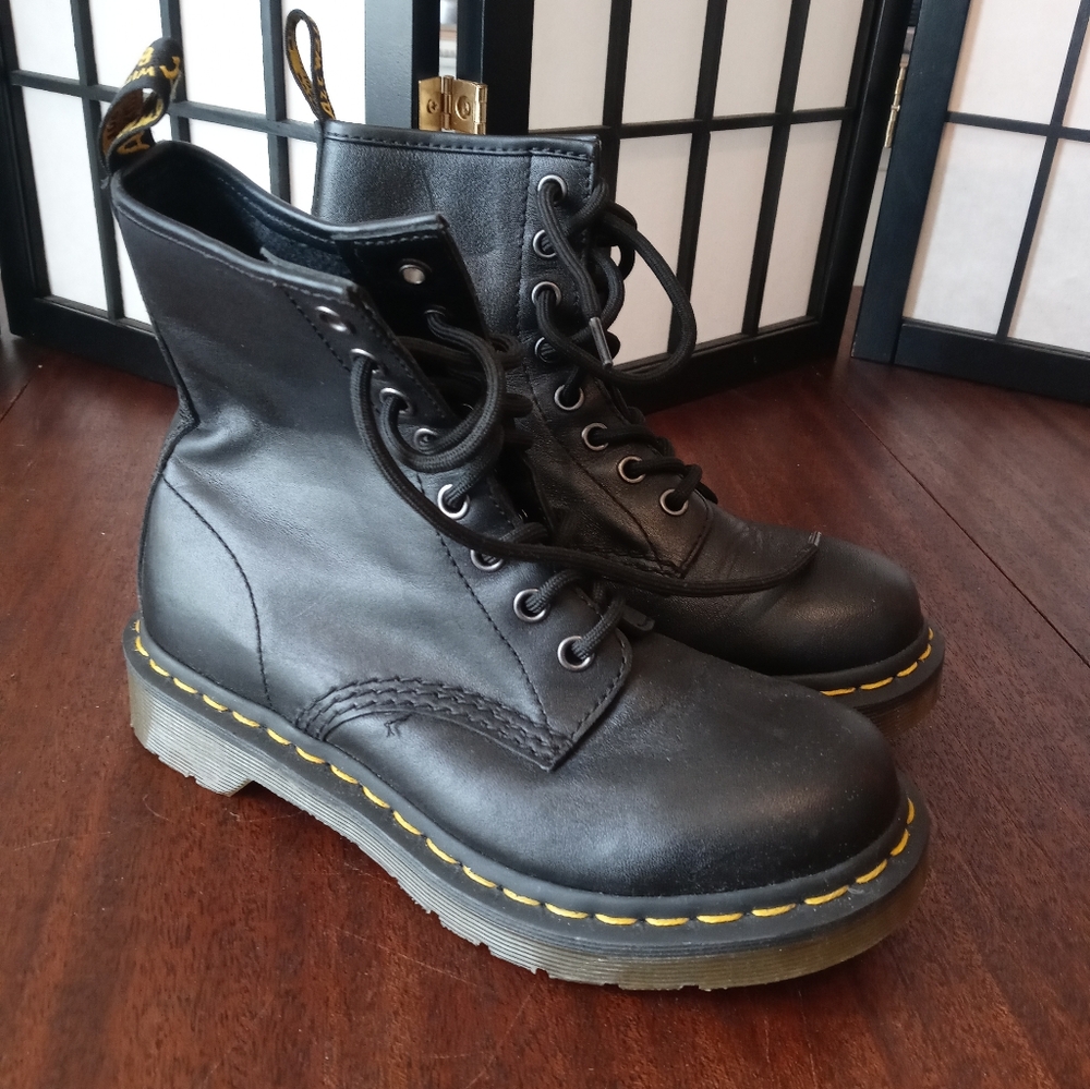 Dr. Martens Air Wair Original Black Leather Size 5 Lace Up Boot Air Cushion Sole